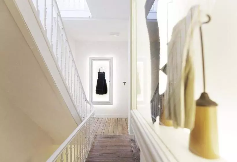 پانسیون Maison Nationale City Flats & Suites