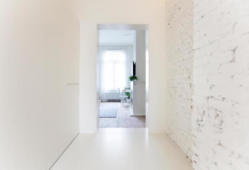 پانسیون Maison Nationale City Flats & Suites