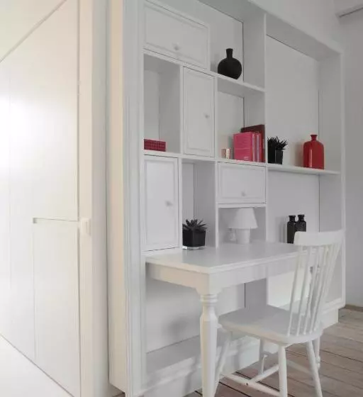 پانسیون Maison Nationale City Flats & Suites