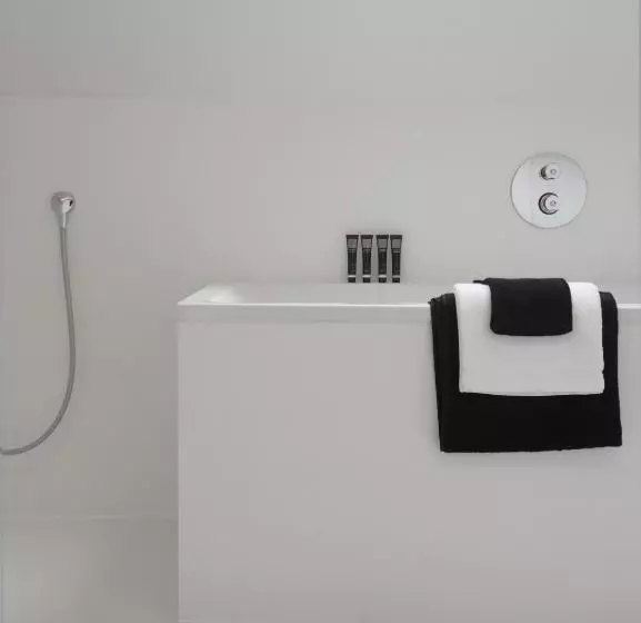 پانسیون Maison Nationale City Flats & Suites