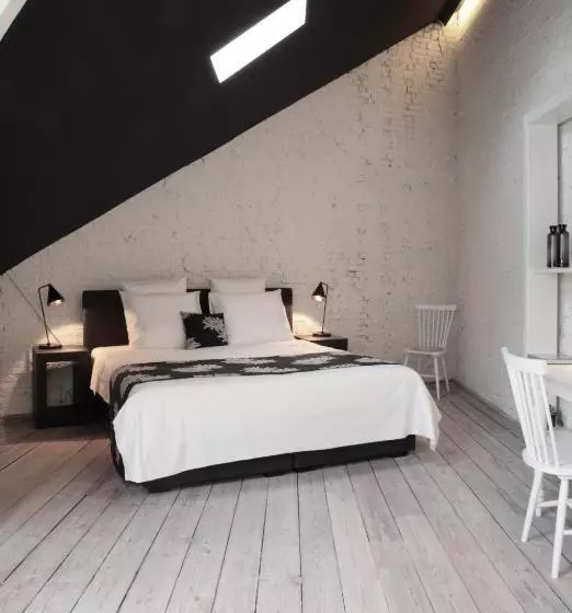 پانسیون Maison Nationale City Flats & Suites
