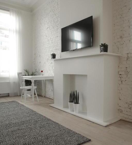 پانسیون Maison Nationale City Flats & Suites