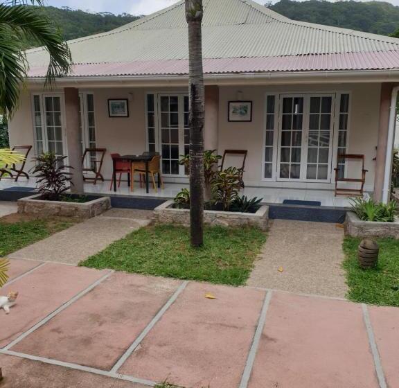 پانسیون Villa Authentique