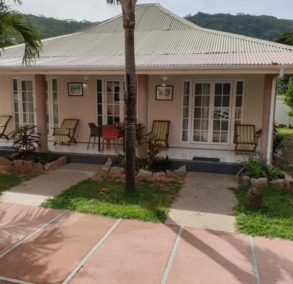 پانسیون Villa Authentique