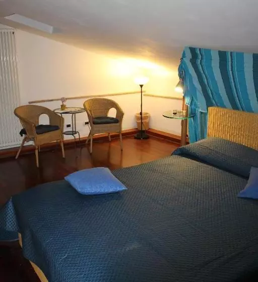 A La Casa Dei Potenti