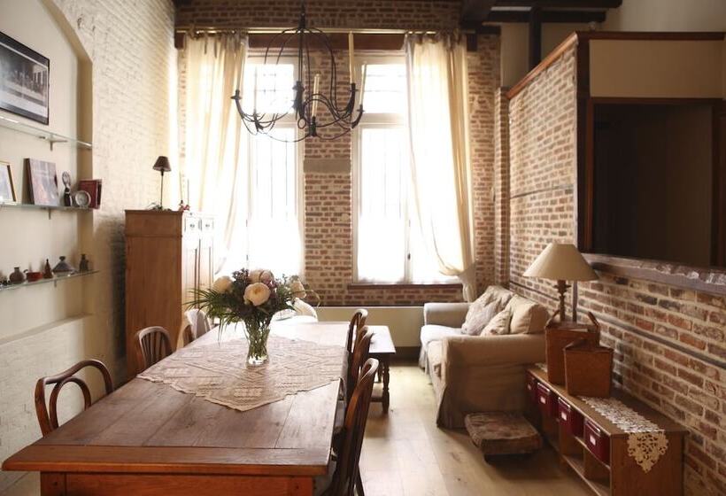 تختخواب و صبحانه Carmelites Guest House