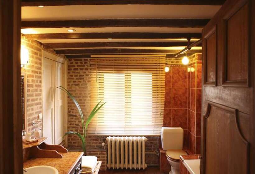 تختخواب و صبحانه Carmelites Guest House