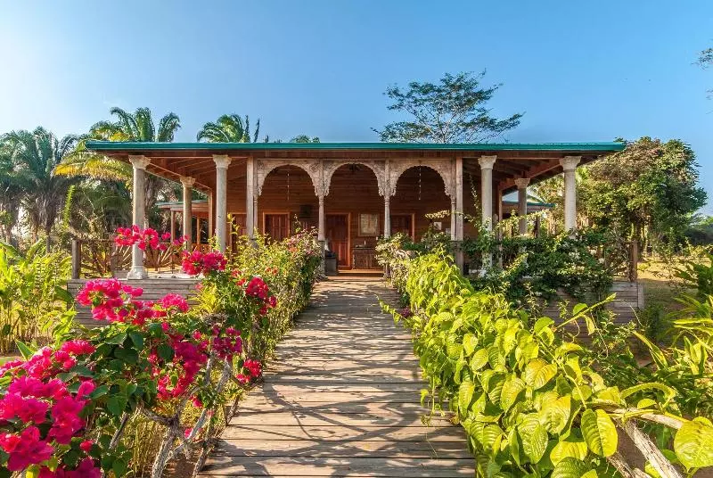 هتل Dream Valley Belize