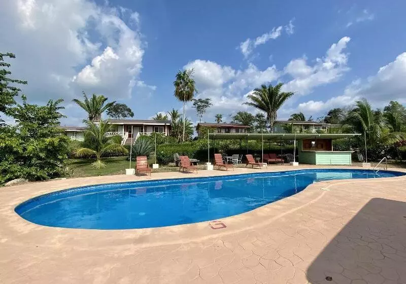 هتل Dream Valley Belize