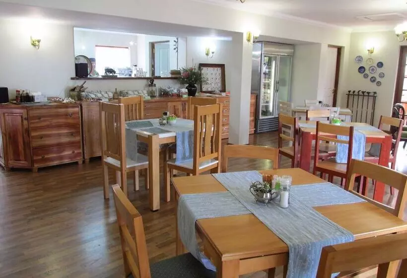 هتل Outeniqua Travel Lodge