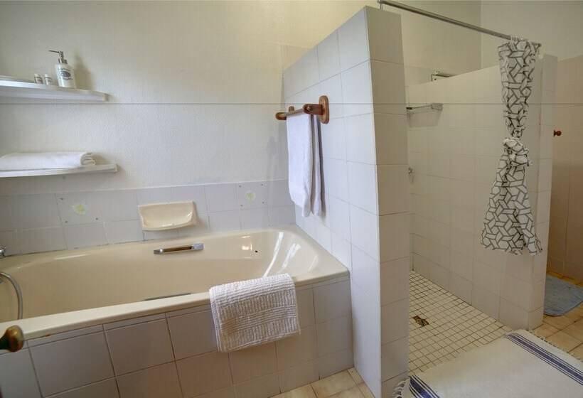 בית מלון כפרי Outeniqua Travel Lodge