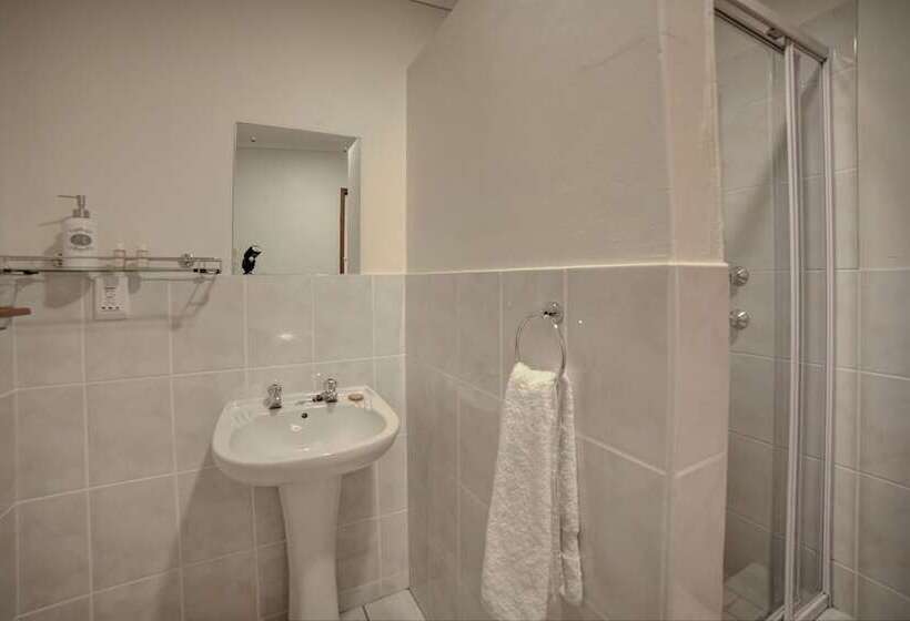 בית מלון כפרי Outeniqua Travel Lodge