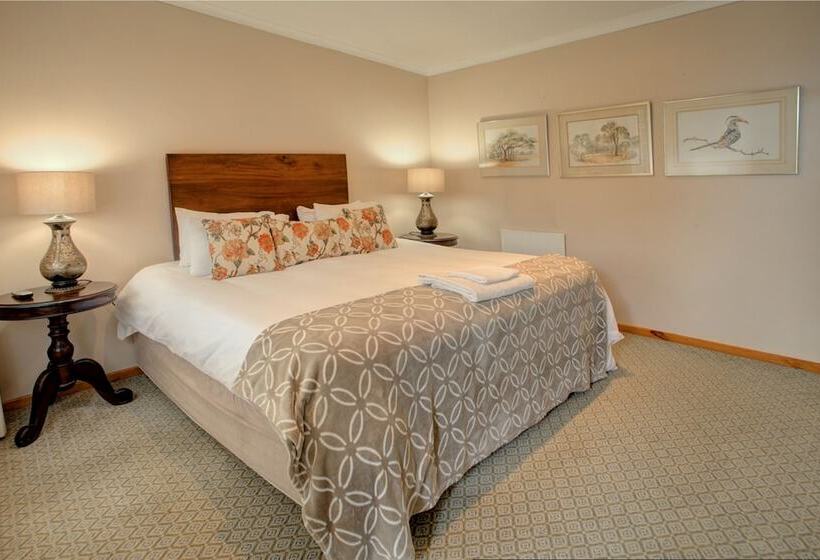 בית מלון כפרי Outeniqua Travel Lodge