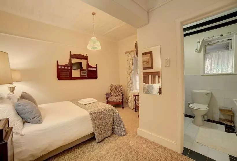 هتل Outeniqua Travel Lodge