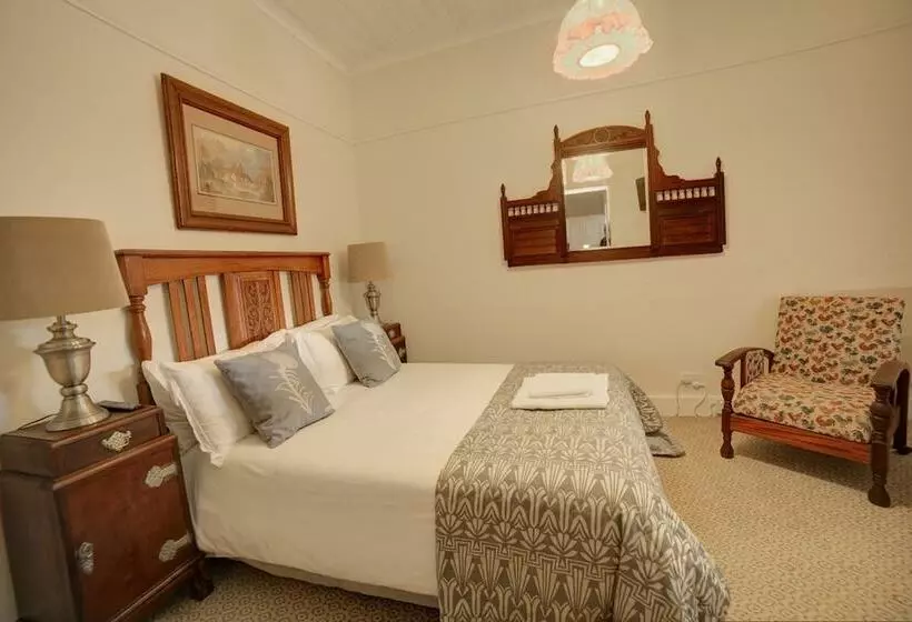 هتل Outeniqua Travel Lodge