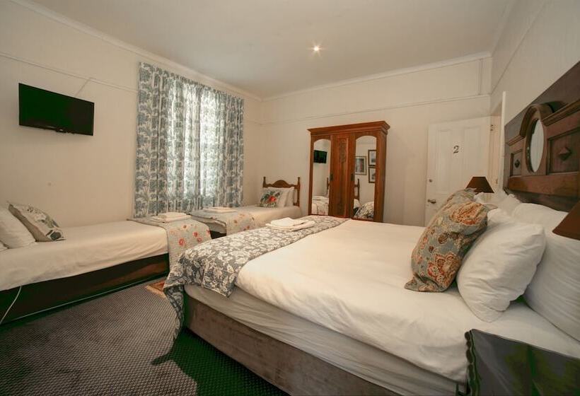 בית מלון כפרי Outeniqua Travel Lodge