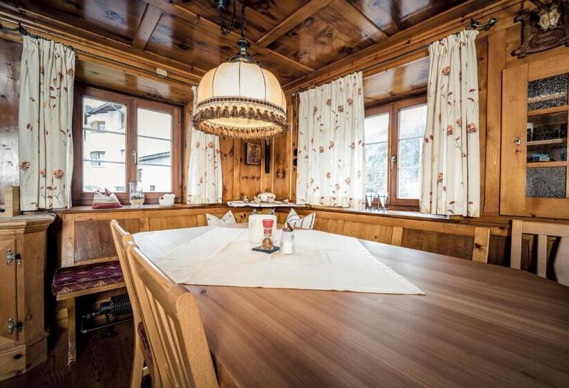 酒店 Pension Der Steinbock Das 300 Jahre Alte Bauernhaus Tirol