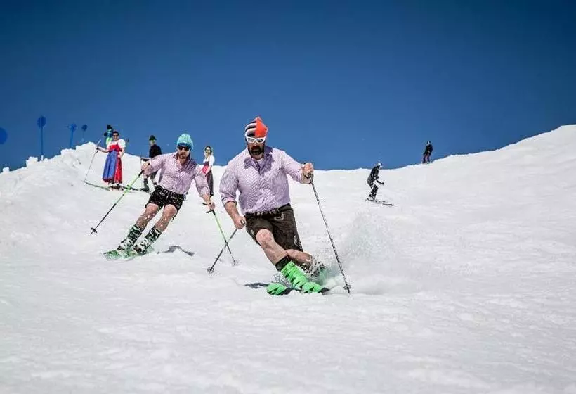 ホテル Pension Der Steinbock   Das 300 Jahre Alte Bauernhaus   Tirol
