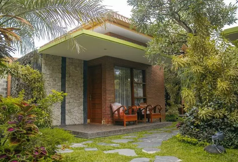 Hotelli Rumput  Resort & Resto