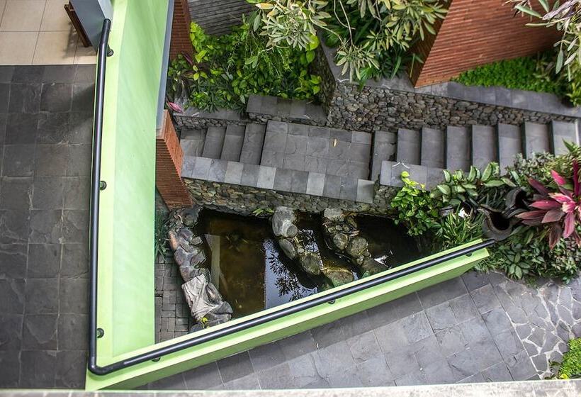 בית מלון כפרי Rumput  Resort & Resto