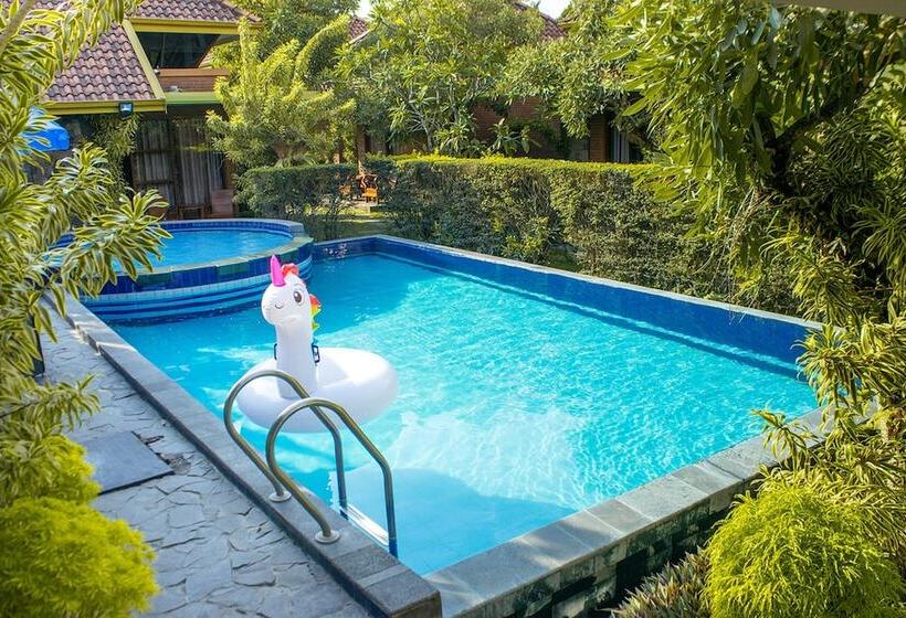 בית מלון כפרי Rumput  Resort & Resto