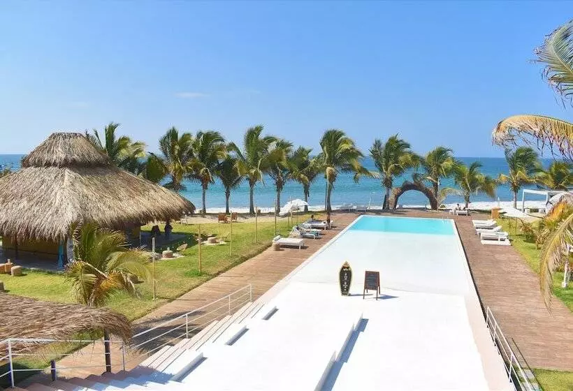 ホテル Socialtel Mancora   Formerly Selina Mancora