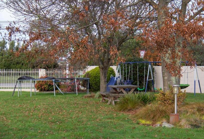 汽车旅馆  Bk's Chardonnay Motor Lodge