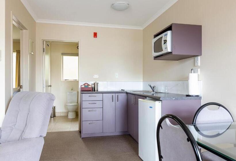 汽车旅馆  Bk's Chardonnay Motor Lodge