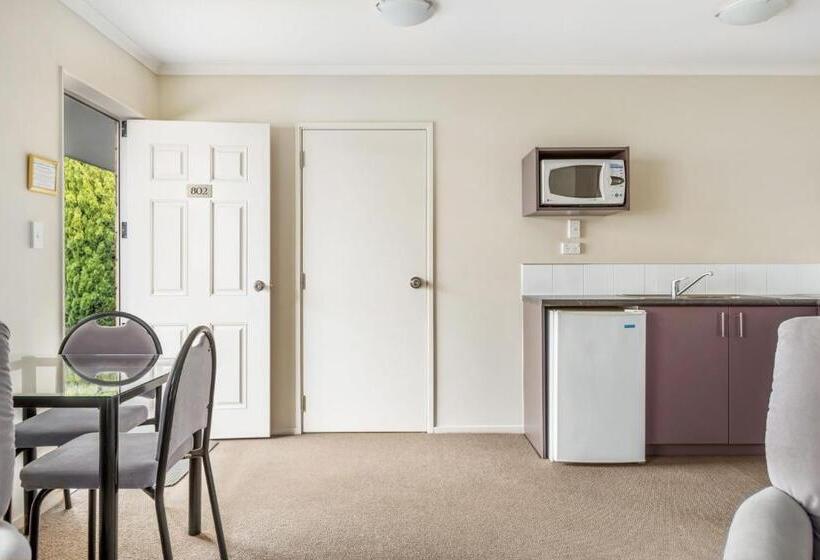 汽车旅馆  Bk's Chardonnay Motor Lodge