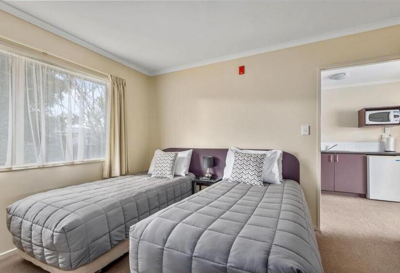 汽车旅馆  Bk's Chardonnay Motor Lodge