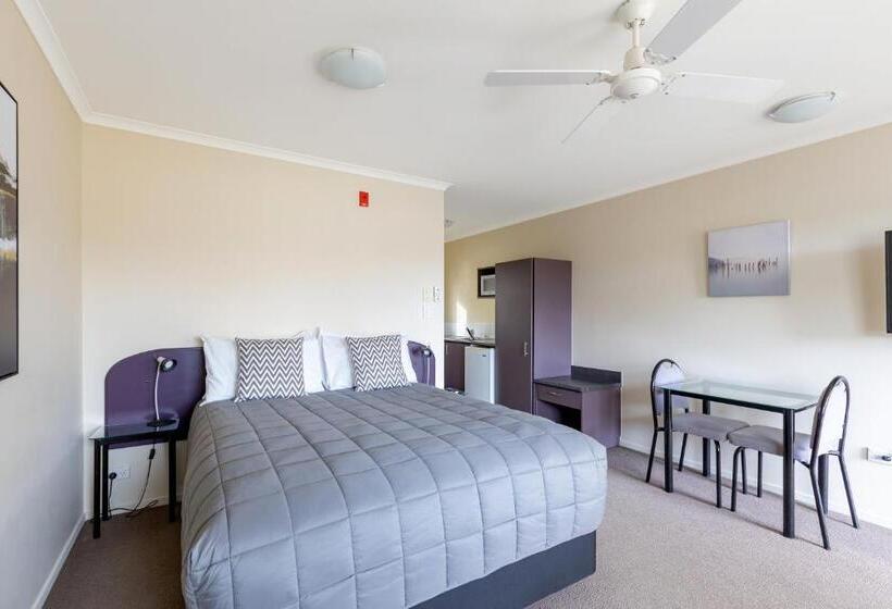 汽车旅馆  Bk's Chardonnay Motor Lodge