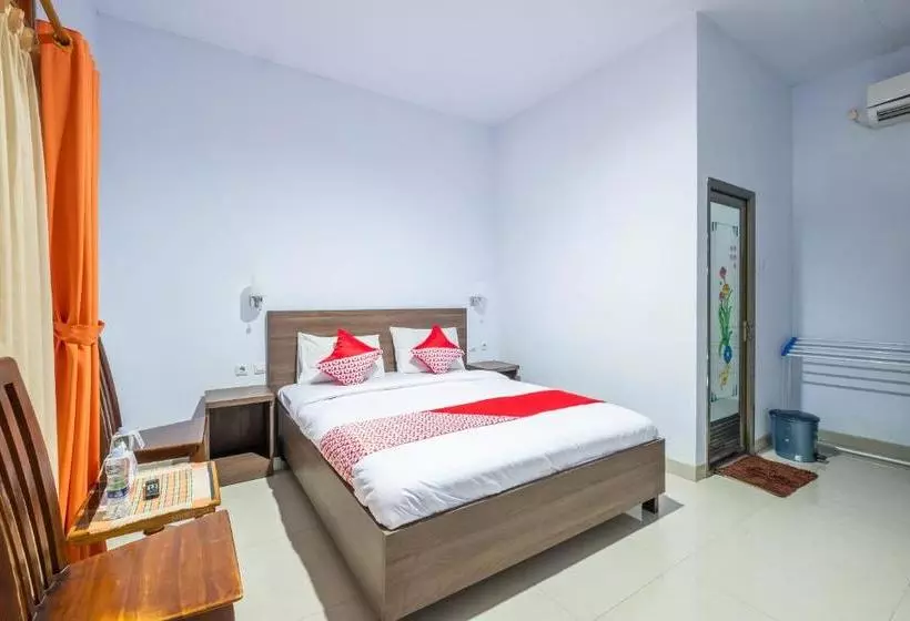 ホテル Azalea Syariah By Oyo Rooms