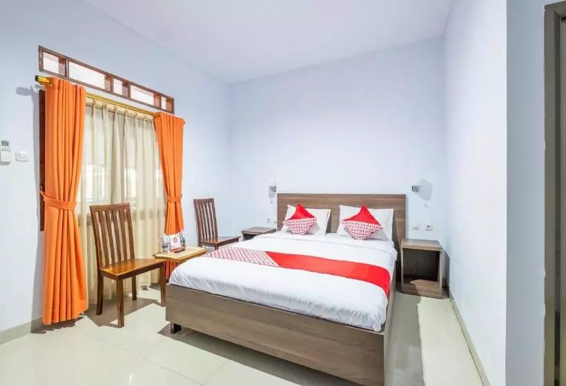 ホテル Azalea Syariah By Oyo Rooms