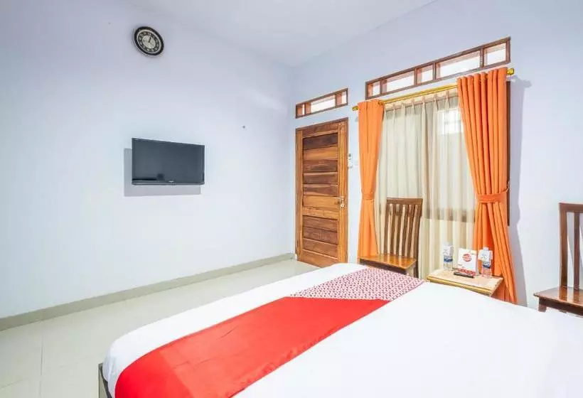 ホテル Azalea Syariah By Oyo Rooms
