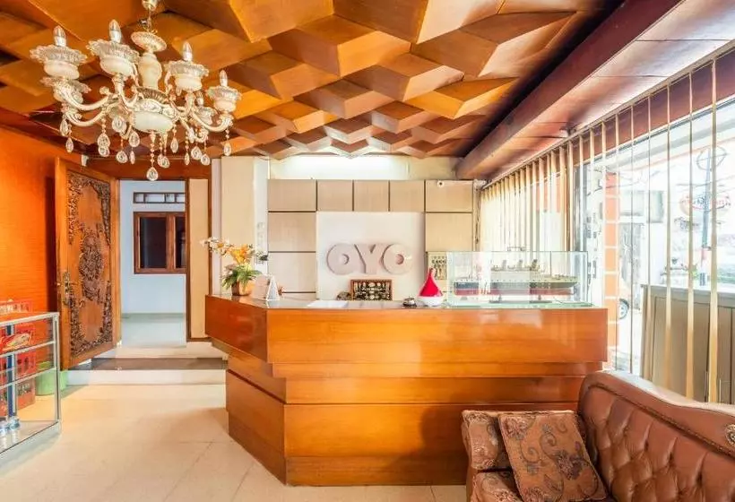 ホテル Azalea Syariah By Oyo Rooms