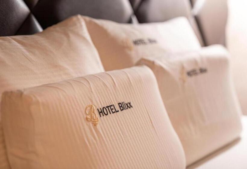 Hotel The Blixx