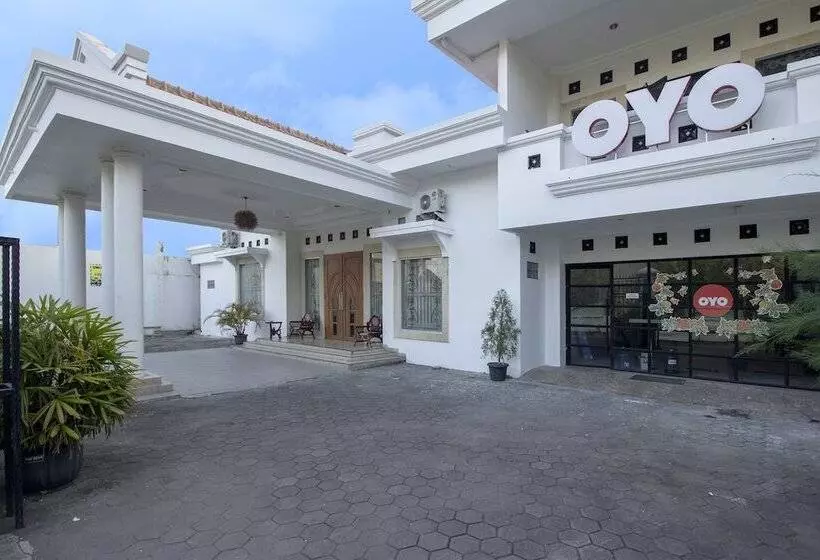 Hotelli Collection O 1061 Aliya Homestay