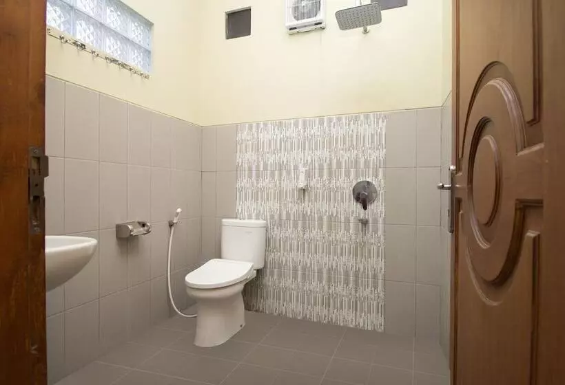 Hotelli Collection O 1061 Aliya Homestay