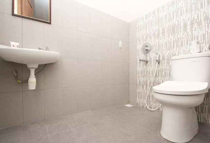 Hotelli Collection O 1061 Aliya Homestay