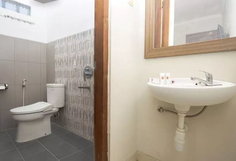 Hotelli Collection O 1061 Aliya Homestay