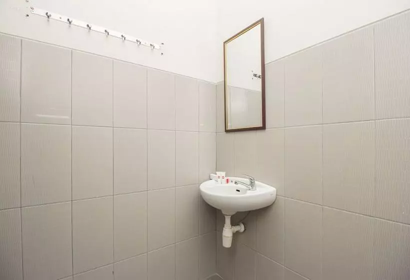Hotelli Collection O 1061 Aliya Homestay