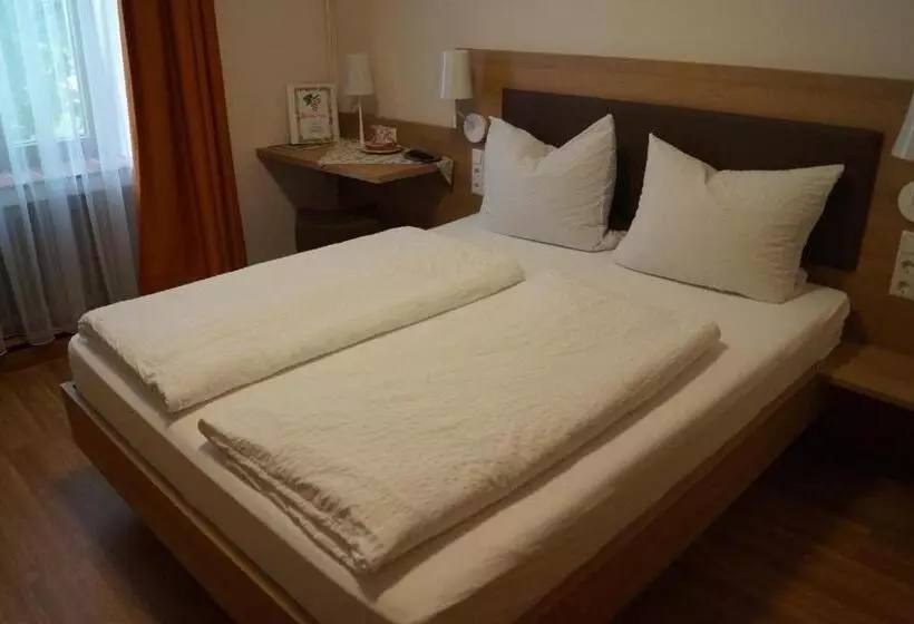 ホテル Gasthof Zur Traube