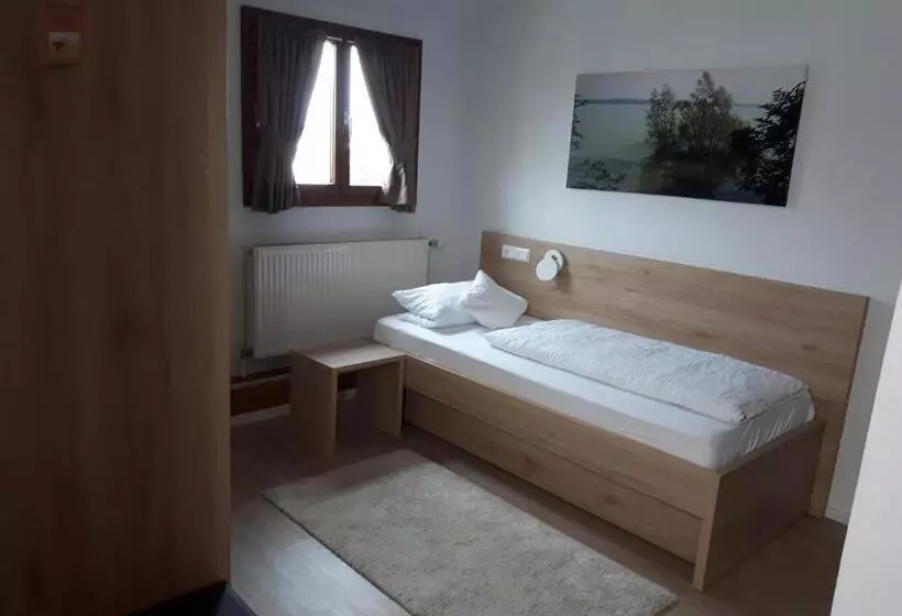 ホテル Gasthof Zur Traube