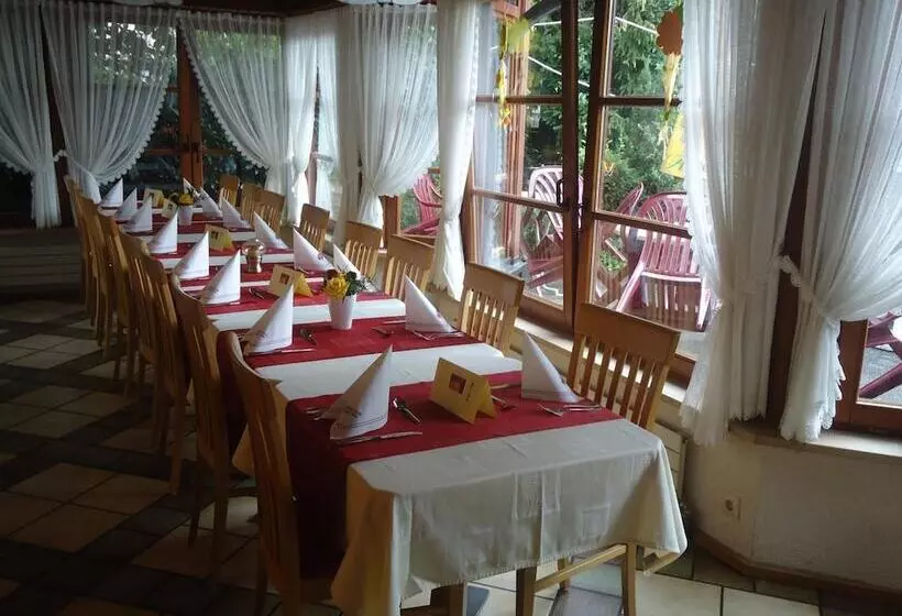 ホテル Gasthof Zur Traube