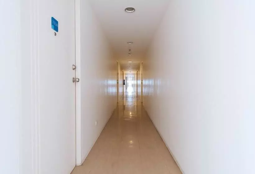 هتل Reddoorz @ Amaia Skies Avenida