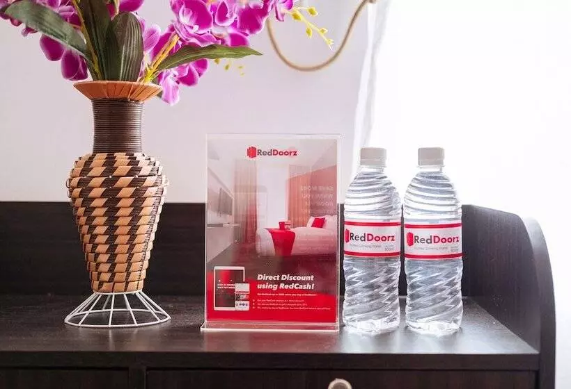 هتل Reddoorz @ Amaia Skies Avenida