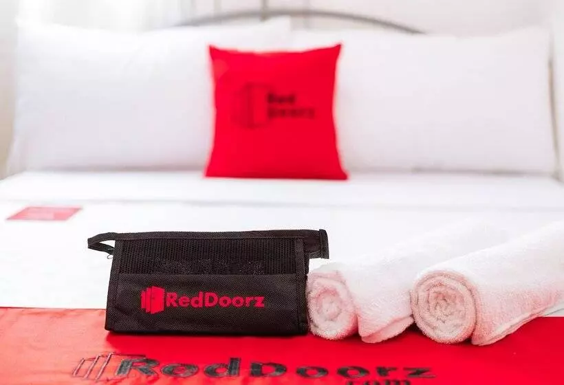 هتل Reddoorz @ Amaia Skies Avenida