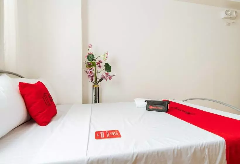 هتل Reddoorz @ Amaia Skies Avenida