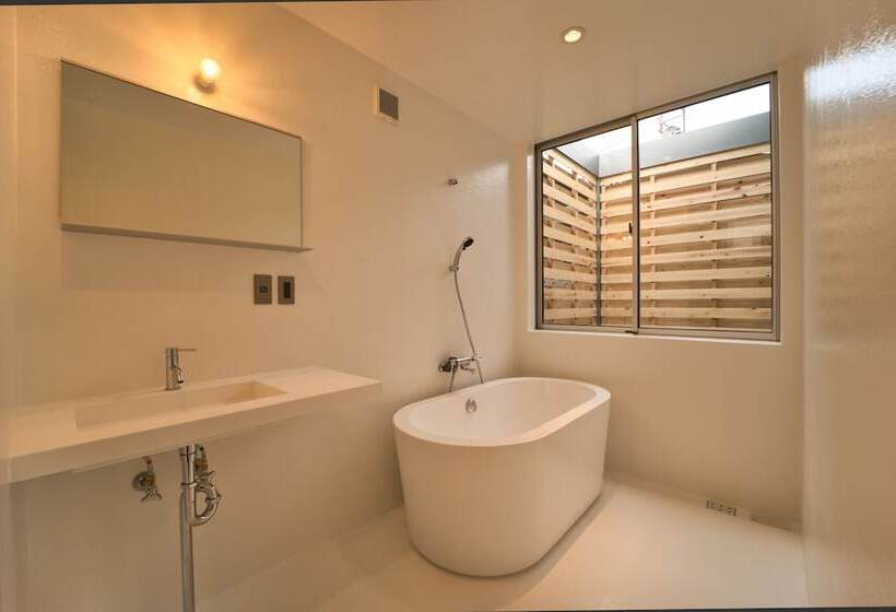 Onomichi Guesthouse Namiuchigiwa   Hostel