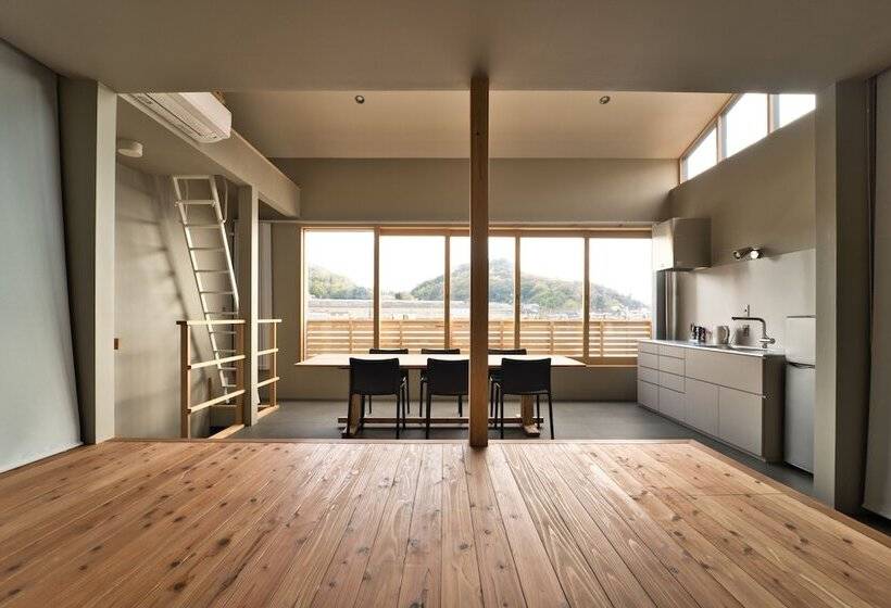 Onomichi Guesthouse Namiuchigiwa   Hostel